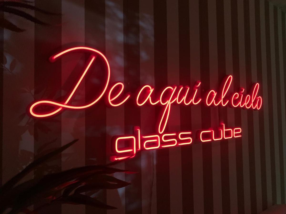 Glass Cube Outes Exterior foto